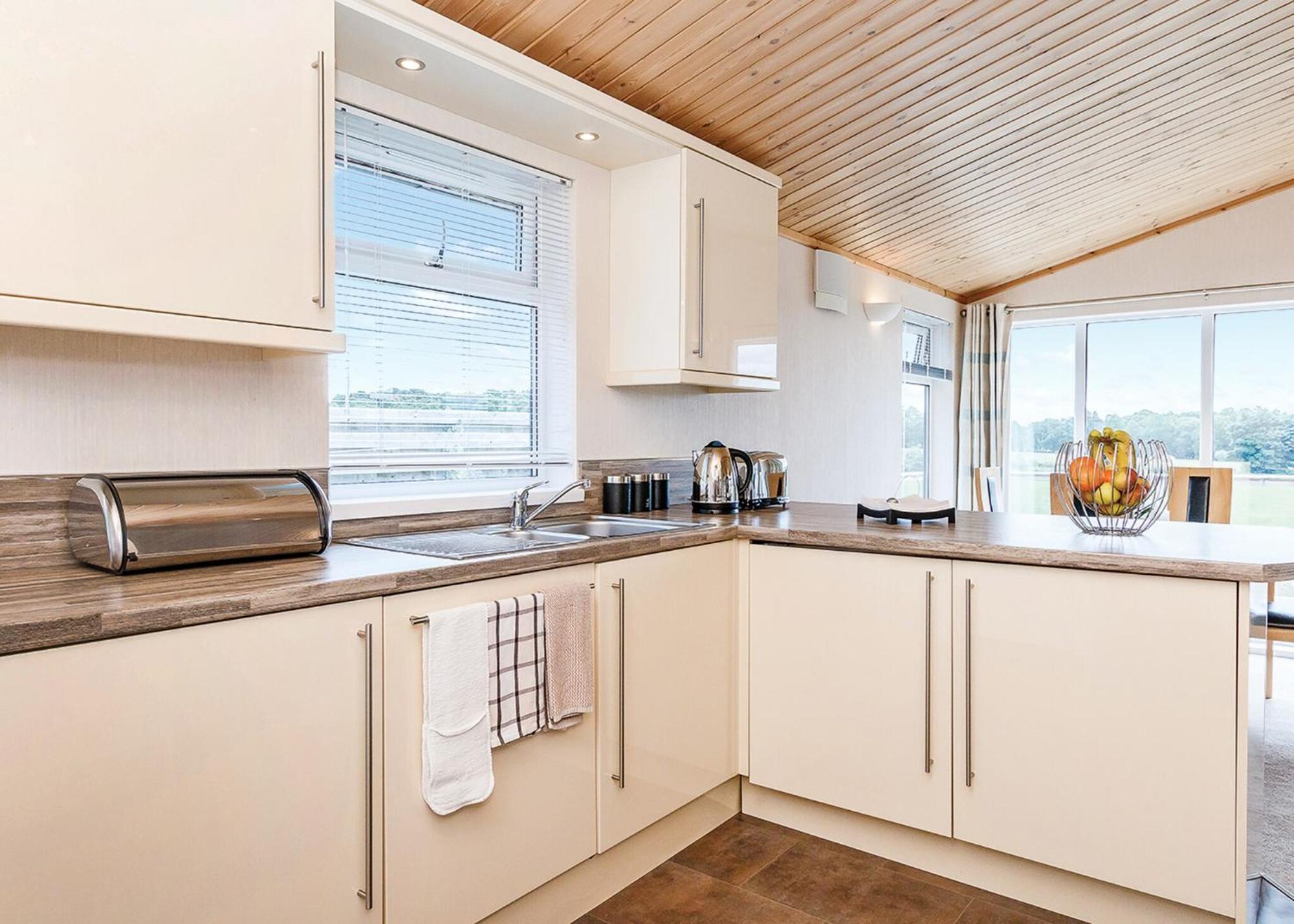 Kessock Highland Lodges North Kessock Phòng bức ảnh